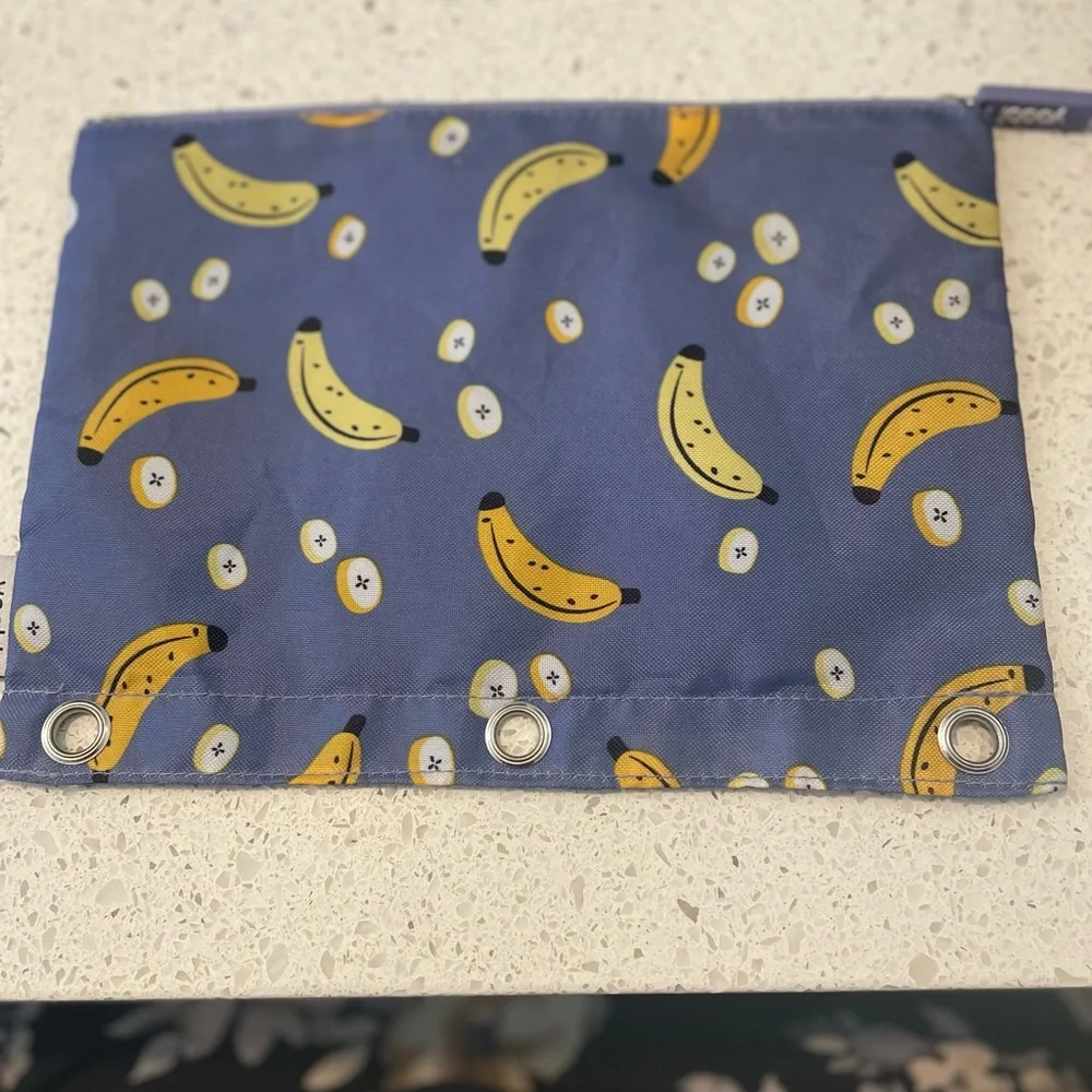 Yoobi Office, periwinkle and Bananas case